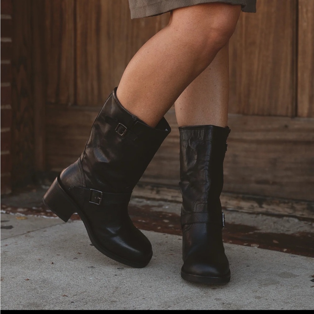 Roan Stylish Black Leather Cite Boots